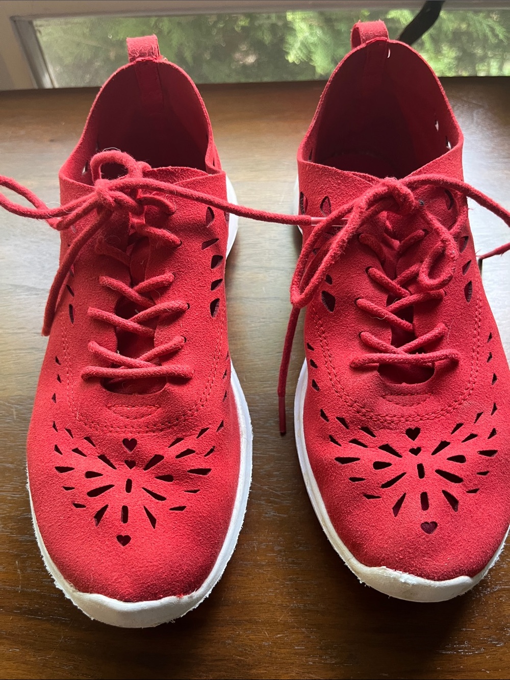 Everlast Women's Red Lace-Up Sneakers with Cutout Pattern
